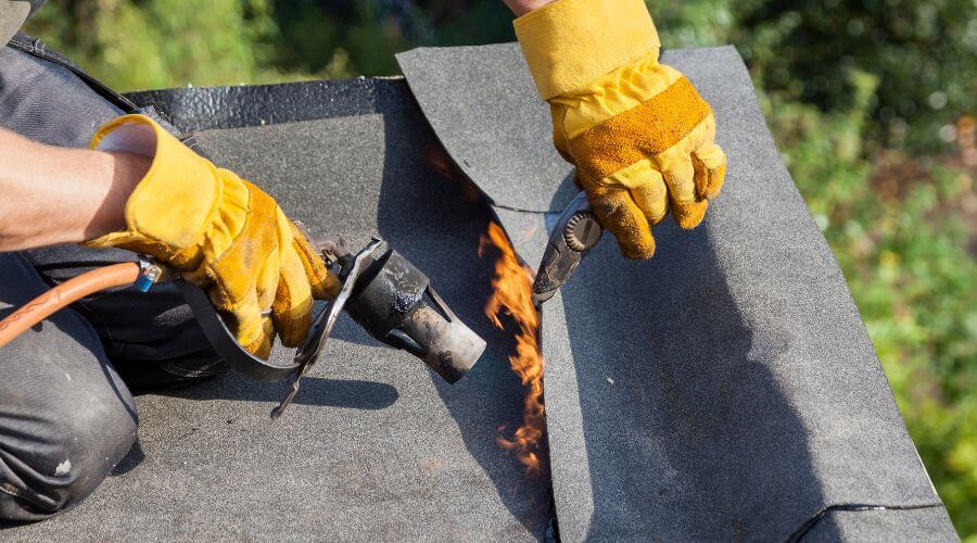 Professional gutter cleaning in Smithville, TN